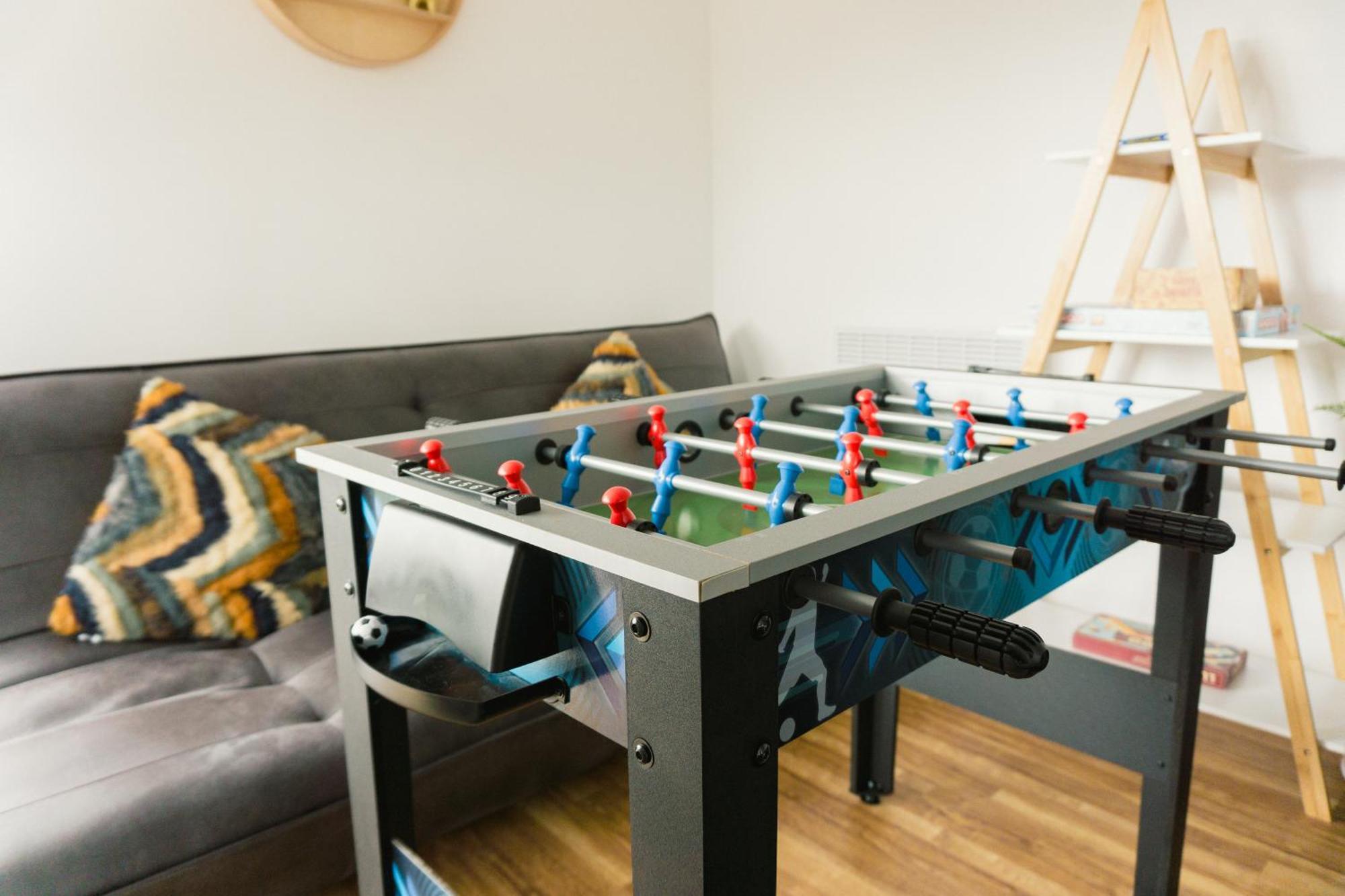 Manchester'S Luxurious 2-Bed Haven With Balcony - Canal Views & Proximity To Manchester United 外观 照片